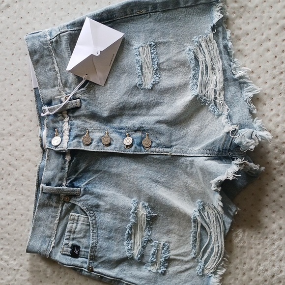 Kancan Women's Distressed Light Wash Jean Shorts - size 5/26 - Picture 8 of 16